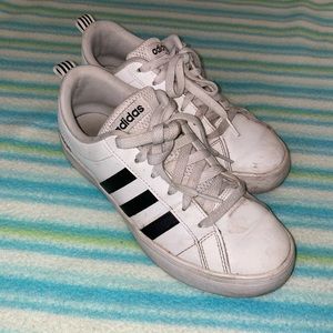 Adidas Sneakers